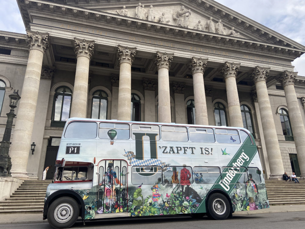 Der Underberg-Bus vor der Bayerischen Staatsoper